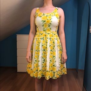 Ann Taylor LOFT yellow floral 8P dress